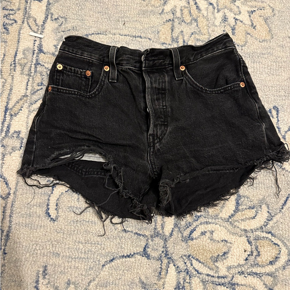 Women’s Levi’s 501 black short
